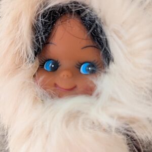 VINTAGE INUIT DOLLS (2) - COLLECTIBLES